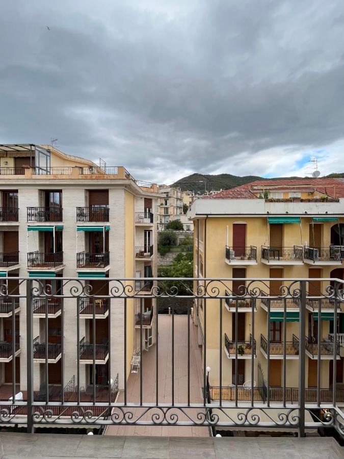 Casa Vintage Apartment Alassio Exterior photo
